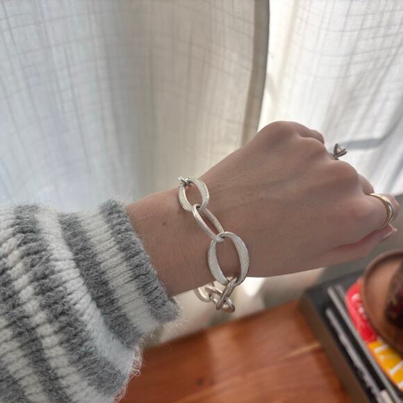 Brushed Metal Chain Bracelet with Adjustable Clasp - Picture 4 of 4